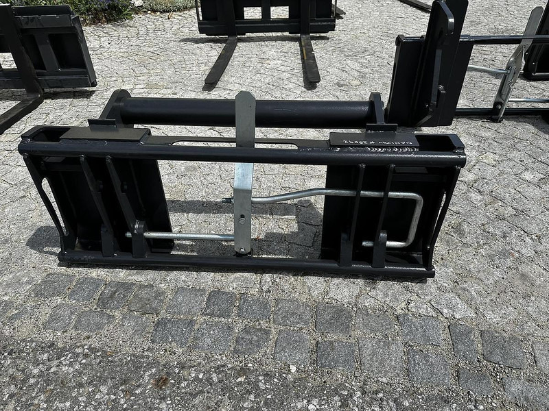 Big Adapter Genie Terex auf Manitou Aufnahme - מכונת בנייה: תמונה 1 Big Adapter Genie Terex auf Manitou Aufnahme - מכונת בנייה: תמונה 1