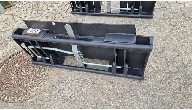 Big Bobcat 90 cm Adapter mit Euro Aufnahme - צרופה: תמונה 1 Big Bobcat 90 cm Adapter mit Euro Aufnahme - צרופה: תמונה 1