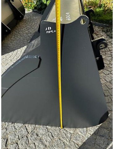 Big Volumenschaufel 250 cm mit Atlas Aufnahme - דלי: תמונה 5 Big Volumenschaufel 250 cm mit Atlas Aufnahme - דלי: תמונה 5