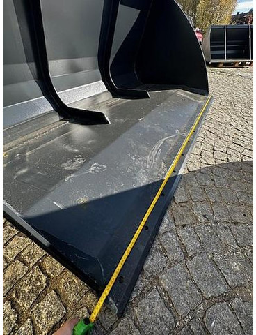 Big Volumenschaufel 250 cm mit Merlo ZM2 Aufnahme - דלי: תמונה 2 Big Volumenschaufel 250 cm mit Merlo ZM2 Aufnahme - דלי: תמונה 2