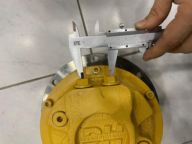 Bomag Fahrmotor (Poclain) 05816293 - רולר: תמונה 3 Bomag Fahrmotor (Poclain) 05816293 - רולר: תמונה 3