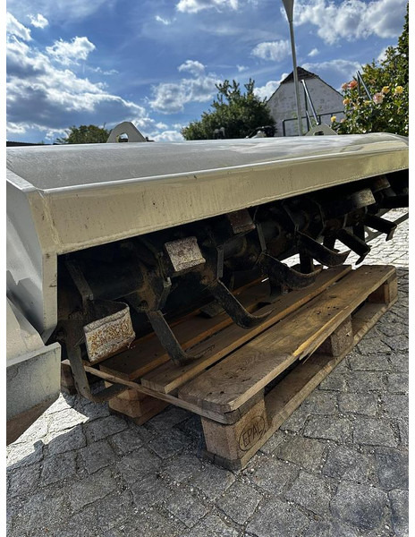 Cat LT18B TILLER - ציוד עיבוד קרקע: תמונה 4 Cat LT18B TILLER - ציוד עיבוד קרקע: תמונה 4