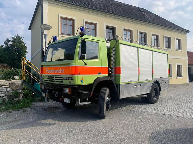 Steyr 15S31 4x4 Feuerwehrfahrzeug - משאית אש: תמונה 1 Steyr 15S31 4x4 Feuerwehrfahrzeug - משאית אש: תמונה 1