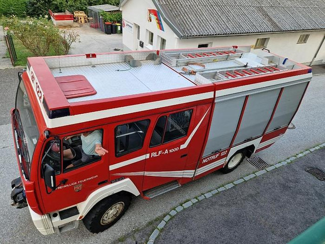 Tag 4/24 Steyr 10S23 RLF-A1000 4x4 Rüstlöschfahrzeug - משאית: תמונה 3 Tag 4/24 Steyr 10S23 RLF-A1000 4x4 Rüstlöschfahrzeug - משאית: תמונה 3