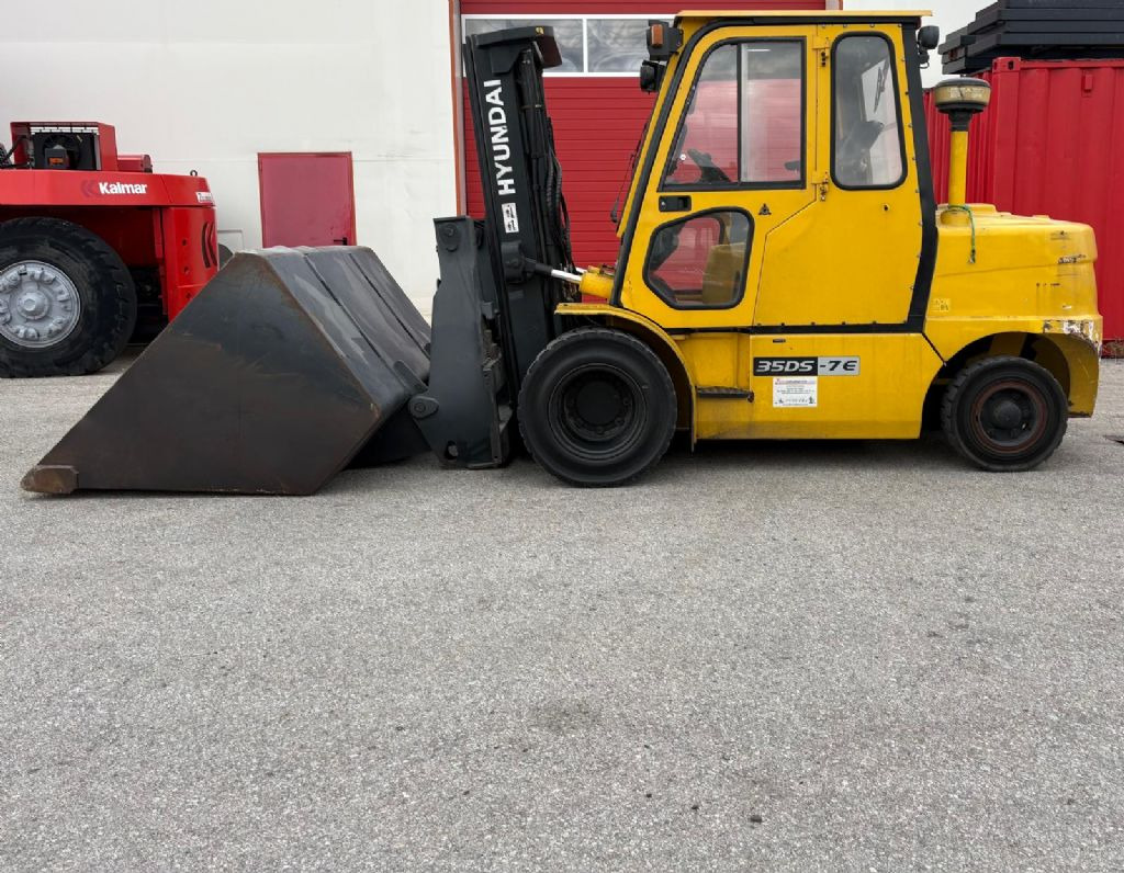 Hyundai 45DS-7E - מלגזת סולר: תמונה 1 Hyundai 45DS-7E - מלגזת סולר: תמונה 1