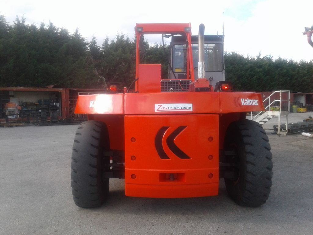 Kalmar DCE330-12 - מלגזת סולר: תמונה 3 Kalmar DCE330-12 - מלגזת סולר: תמונה 3