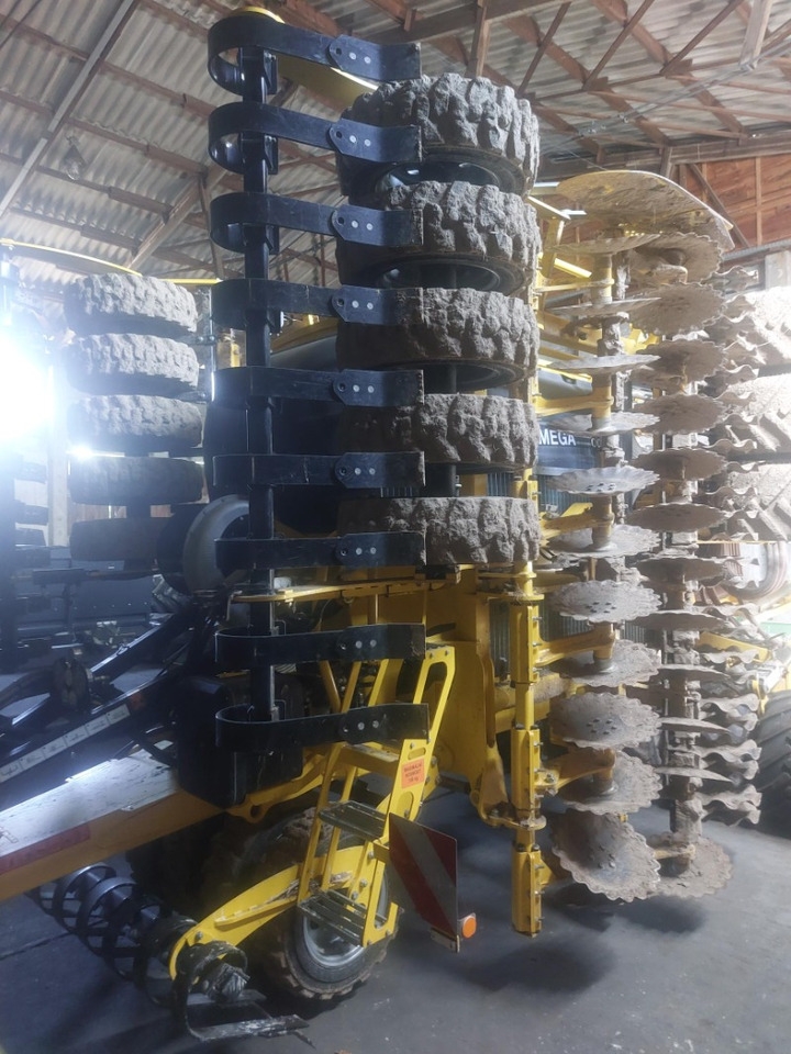 Bednar Omega 00 6000L nur 150 Hektar - מקדחת זרעים: תמונה 2 Bednar Omega 00 6000L nur 150 Hektar - מקדחת זרעים: תמונה 2
