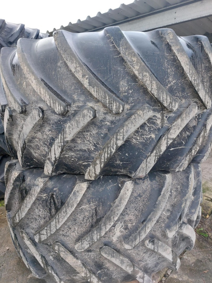 Continental 900/60R38  750/55R30  John Deere 8335R 8430 8530 - גלגלים וצמיגים: תמונה 1 Continental 900/60R38  750/55R30  John Deere 8335R 8430 8530 - גלגלים וצמיגים: תמונה 1