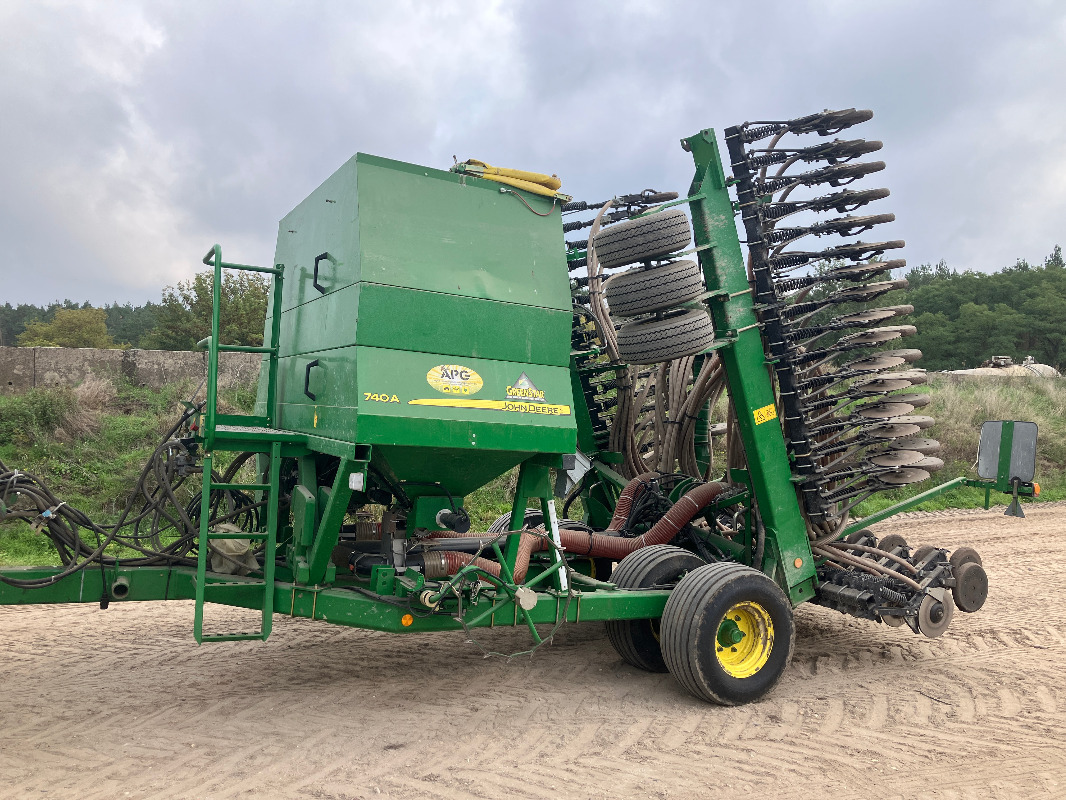 John Deere 740 A - מקדחת זרעים: תמונה 1 John Deere 740 A - מקדחת זרעים: תמונה 1