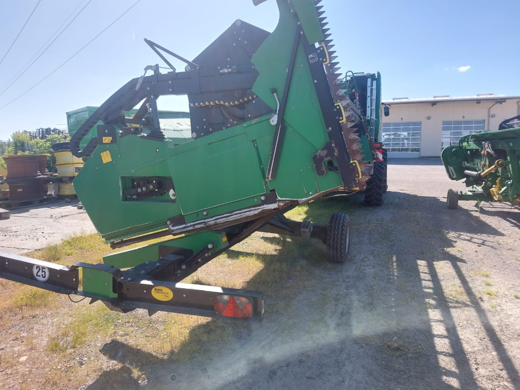 John Deere T550 - מקצרת קומבינה: תמונה 3 John Deere T550 - מקצרת קומבינה: תמונה 3