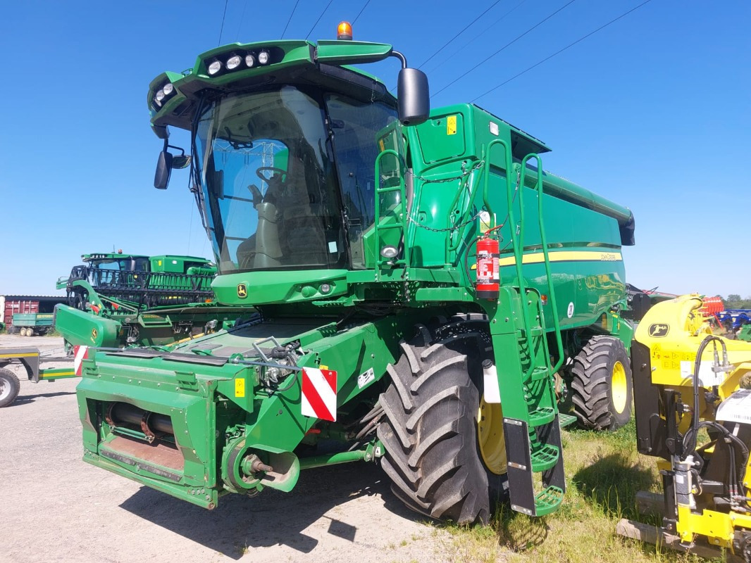 John Deere T550 - מקצרת קומבינה: תמונה 1 John Deere T550 - מקצרת קומבינה: תמונה 1
