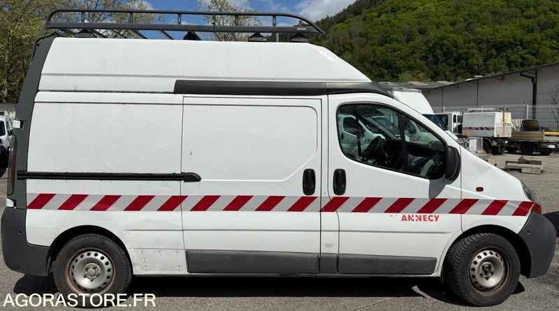 7226YJ74 - RENAULT TRAFIC - כלי רכב מסחרי עם לוח: תמונה 5 7226YJ74 - RENAULT TRAFIC - כלי רכב מסחרי עם לוח: תמונה 5
