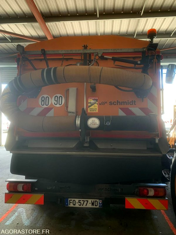 BALAYEUSE COMPOSÉE D'UN PORTEUR MERCEDES ET D'UN SYSTÈME DE BALAYAGE SCHMIDT - מטאטא כבישים: תמונה 5 BALAYEUSE COMPOSÉE D'UN PORTEUR MERCEDES ET D'UN SYSTÈME DE BALAYAGE SCHMIDT - מטאטא כבישים: תמונה 5