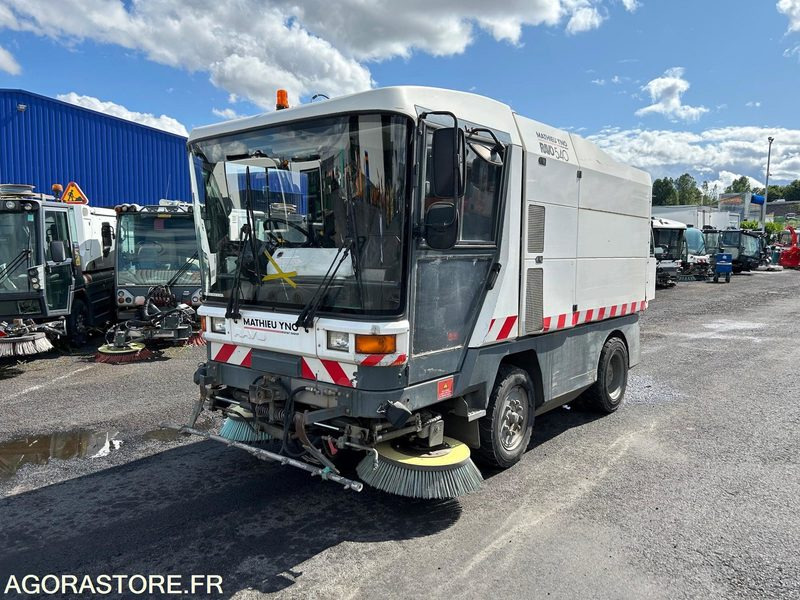 BALAYEUSE DE VOIRIE - MATHIEU RAVO C 540 - 2005 - 16 210 H - מטאטא כבישים: תמונה 1 BALAYEUSE DE VOIRIE - MATHIEU RAVO C 540 - 2005 - 16 210 H - מטאטא כבישים: תמונה 1