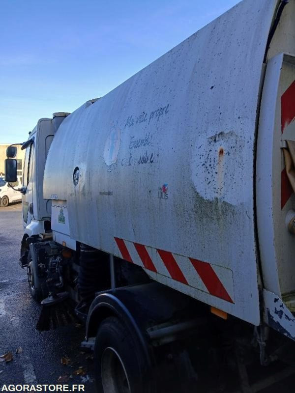 BALAYEUSE RENAULT MIDLUM 220 DCI - מטאטא כבישים: תמונה 5 BALAYEUSE RENAULT MIDLUM 220 DCI - מטאטא כבישים: תמונה 5