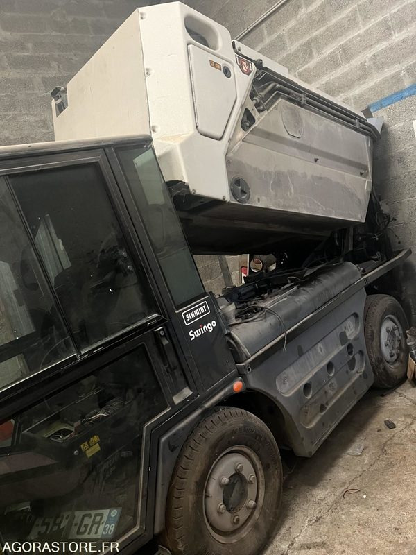 BALAYEUSE SCHMIDT SWINGO 2001+ UNE BALAYEUSE BOSCHUNG 2001 - מטאטא כבישים: תמונה 3 BALAYEUSE SCHMIDT SWINGO 2001+ UNE BALAYEUSE BOSCHUNG 2001 - מטאטא כבישים: תמונה 3