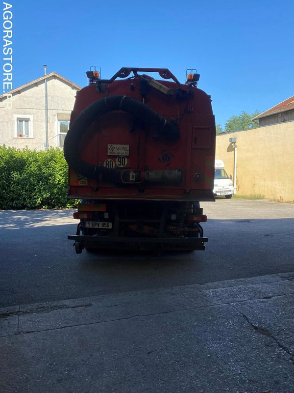 BALAYEUSE VOLVO ROUGE 6ROUES - ANNEE 2011- 298975KMS - מטאטא כבישים: תמונה 3 BALAYEUSE VOLVO ROUGE 6ROUES - ANNEE 2011- 298975KMS - מטאטא כבישים: תמונה 3