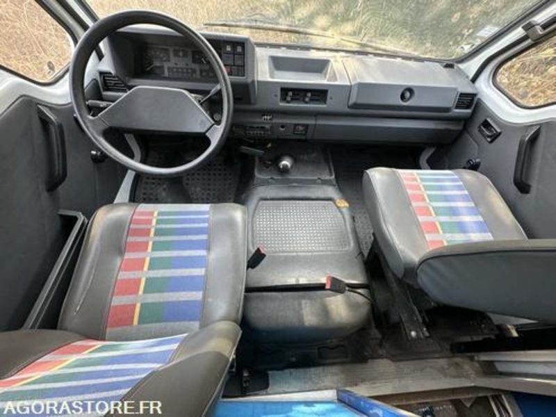BIBLIOBUS RENAULT MASTER - 1992 - 86490KM - 6998GA2B - כלי רכב מסחרי עם לוח: תמונה 5 BIBLIOBUS RENAULT MASTER - 1992 - 86490KM - 6998GA2B - כלי רכב מסחרי עם לוח: תמונה 5