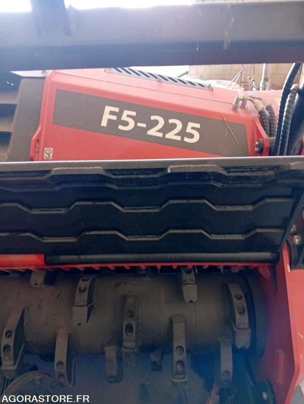 BROYEUR FORESTIER REMET CNC F5-225 - גוזם עשבים ליערות: תמונה 4 BROYEUR FORESTIER REMET CNC F5-225 - גוזם עשבים ליערות: תמונה 4