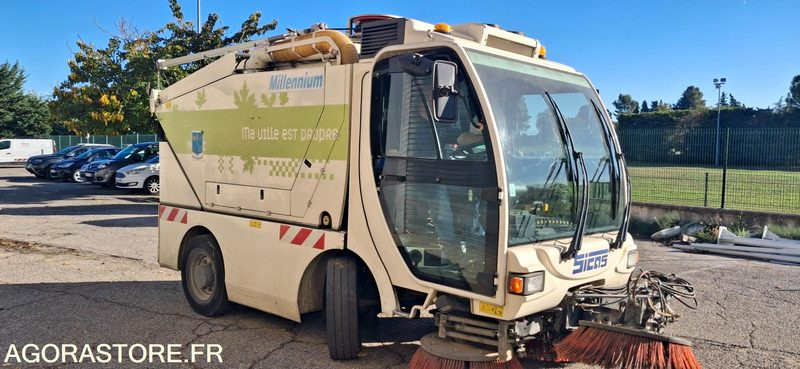 Balayeuse Euroclean Sicas modèle Millennium " New Generation" - מטאטא כבישים: תמונה 1 Balayeuse Euroclean Sicas modèle Millennium " New Generation" - מטאטא כבישים: תמונה 1