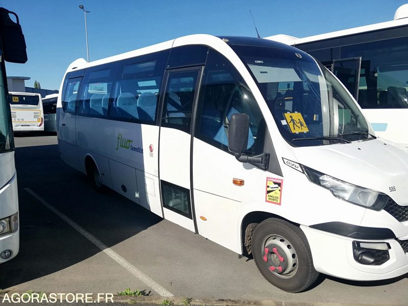Bus Iveco UNVI 70C17 - 2017 - 120 000 km - אוטובוס בית ספר: תמונה 1 Bus Iveco UNVI 70C17 - 2017 - 120 000 km - אוטובוס בית ספר: תמונה 1