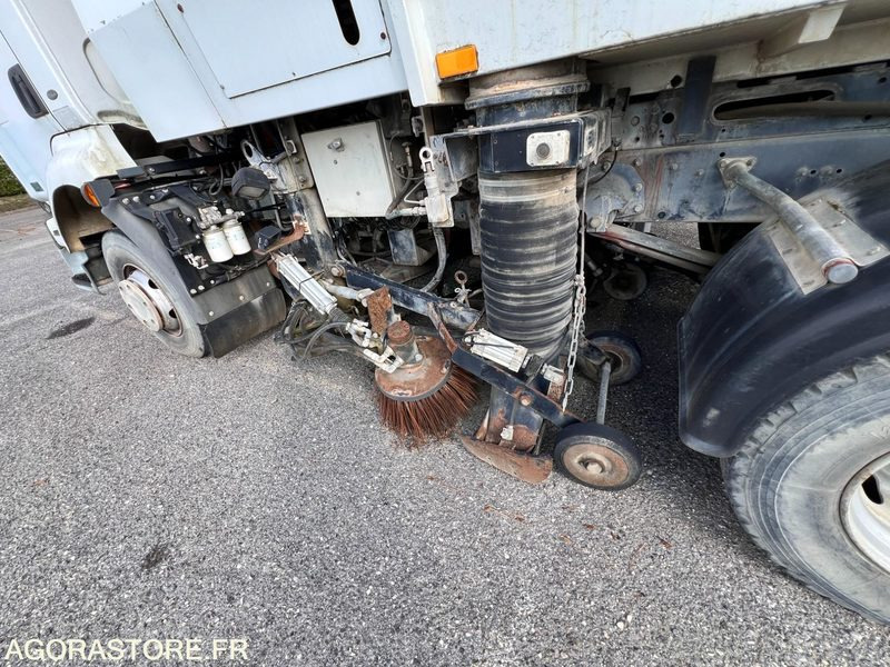 CAMION BALAYEUSE - RENAULT SCARAB MAJOR - 2004 - מטאטא כבישים: תמונה 4 CAMION BALAYEUSE - RENAULT SCARAB MAJOR - 2004 - מטאטא כבישים: תמונה 4