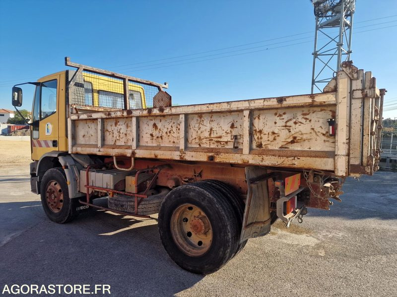 CAMION BENNE Iveco 150E18 37275kms 1995 - כלי רכב מסחרי מזהיר: תמונה 4 CAMION BENNE Iveco 150E18 37275kms 1995 - כלי רכב מסחרי מזהיר: תמונה 4