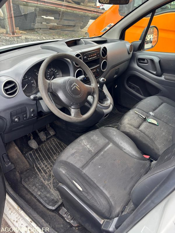 CEB158-09 CITROEN BERLINGO 1.6HDI 75CV - כלי רכב מסחרי קטן: תמונה 4 CEB158-09 CITROEN BERLINGO 1.6HDI 75CV - כלי רכב מסחרי קטן: תמונה 4