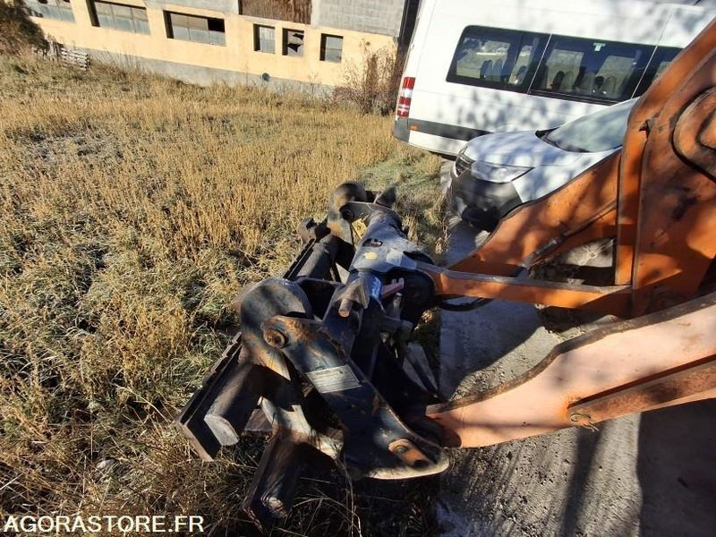 CHARGEUR FIAT HITACHI W110 A + FOURCHES + GODET + ETRAVE - מעמיס: תמונה 4 CHARGEUR FIAT HITACHI W110 A + FOURCHES + GODET + ETRAVE - מעמיס: תמונה 4