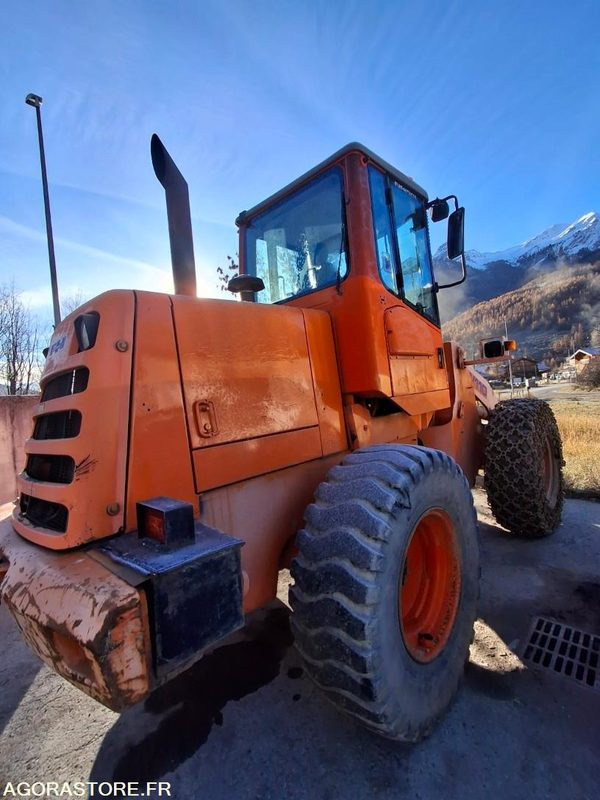 CHARGEUR FIAT HITACHI W110 A + FOURCHES + GODET + ETRAVE - מעמיס: תמונה 2 CHARGEUR FIAT HITACHI W110 A + FOURCHES + GODET + ETRAVE - מעמיס: תמונה 2