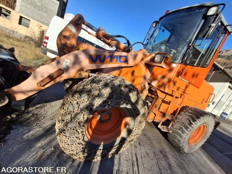 CHARGEUR FIAT HITACHI W110 A + FOURCHES + GODET + ETRAVE - מעמיס: תמונה 3 CHARGEUR FIAT HITACHI W110 A + FOURCHES + GODET + ETRAVE - מעמיס: תמונה 3