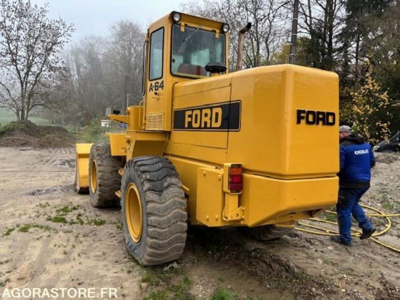 CHARGEUSE FORD A-64 1975 5650 HEURES - מעמיס: תמונה 3 CHARGEUSE FORD A-64 1975 5650 HEURES - מעמיס: תמונה 3