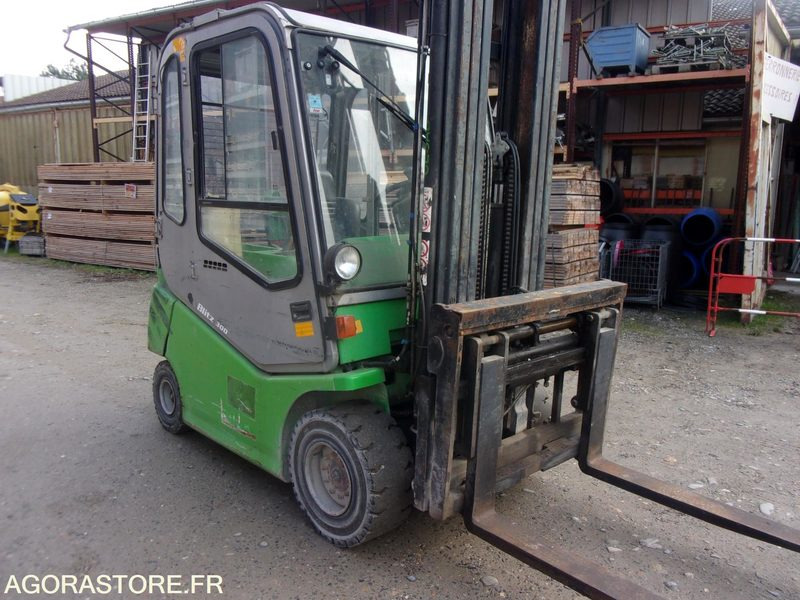 CHARIOT ÉLÉVATEUR 3 TONNES POSITIONNEUR DE FOURCHES ELECTRIQUE CESAB - מלגזה חשמלית: תמונה 1 CHARIOT ÉLÉVATEUR 3 TONNES POSITIONNEUR DE FOURCHES ELECTRIQUE CESAB - מלגזה חשמלית: תמונה 1
