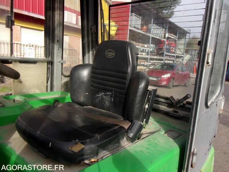 CHARIOT ÉLÉVATEUR 3 TONNES POSITIONNEUR DE FOURCHES ELECTRIQUE CESAB - מלגזה חשמלית: תמונה 5 CHARIOT ÉLÉVATEUR 3 TONNES POSITIONNEUR DE FOURCHES ELECTRIQUE CESAB - מלגזה חשמלית: תמונה 5