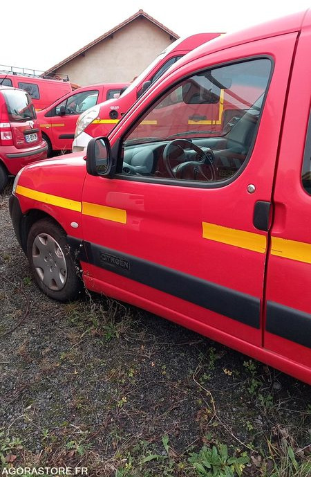 CITROËN - BERLINGO - 2004 - 137974KM - 22BET57 - כלי רכב מסחרי קטן: תמונה 4 CITROËN - BERLINGO - 2004 - 137974KM - 22BET57 - כלי רכב מסחרי קטן: תמונה 4