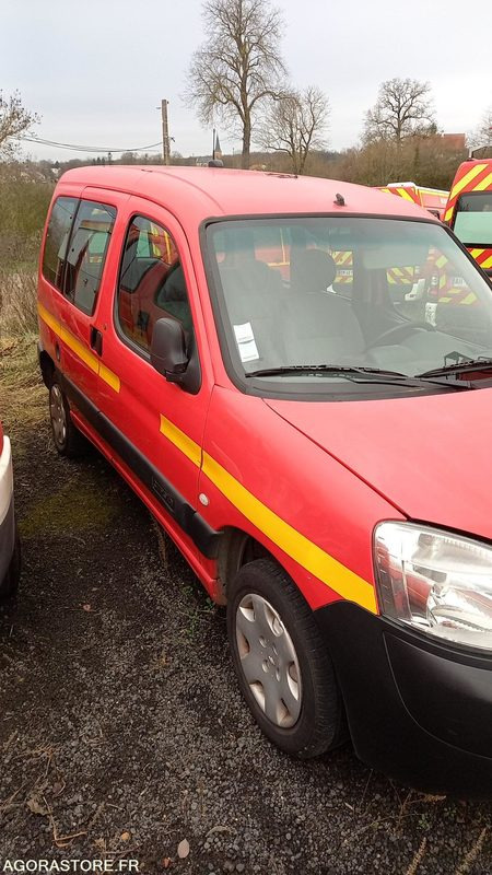 CITROËN - BERLINGO - 2004 - 137974KM - 22BET57 - כלי רכב מסחרי קטן: תמונה 3 CITROËN - BERLINGO - 2004 - 137974KM - 22BET57 - כלי רכב מסחרי קטן: תמונה 3