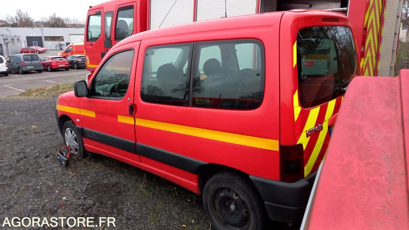 CITROËN - BERLINGO - 2004 - 171690KM - 28BET57 - כלי רכב מסחרי קטן: תמונה 4 CITROËN - BERLINGO - 2004 - 171690KM - 28BET57 - כלי רכב מסחרי קטן: תמונה 4