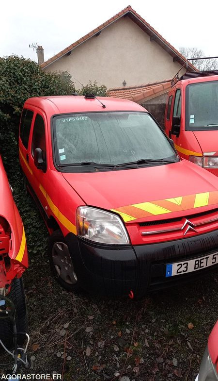 CITROËN - BERLINGO - 2004 - 172695km - 23BET57 - כלי רכב מסחרי קטן: תמונה 2 CITROËN - BERLINGO - 2004 - 172695km - 23BET57 - כלי רכב מסחרי קטן: תמונה 2