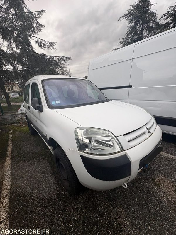 CITROEN BERLINGO 4X4 - כלי רכב מסחרי קטן: תמונה 2 CITROEN BERLINGO 4X4 - כלי רכב מסחרי קטן: תמונה 2