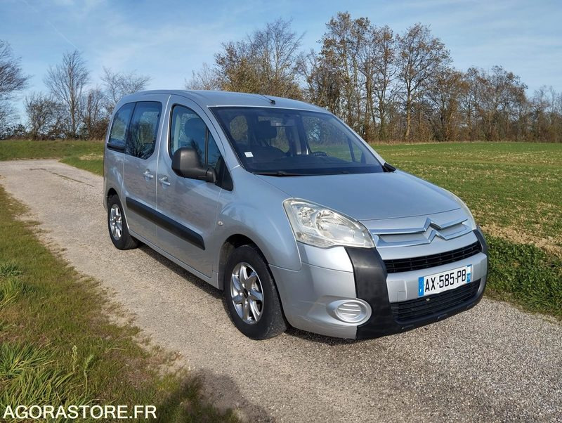 CITROEN BERLINGO COMBISPACE 1.6 HDI 110 DIESEL - 5 PLACES - ANNÉE 2009 - מכונית: תמונה 2 CITROEN BERLINGO COMBISPACE 1.6 HDI 110 DIESEL - 5 PLACES - ANNÉE 2009 - מכונית: תמונה 2