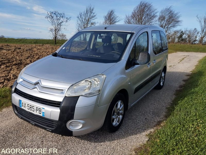 CITROEN BERLINGO COMBISPACE 1.6 HDI 110 DIESEL - 5 PLACES - ANNÉE 2009 - מכונית: תמונה 1 CITROEN BERLINGO COMBISPACE 1.6 HDI 110 DIESEL - 5 PLACES - ANNÉE 2009 - מכונית: תמונה 1
