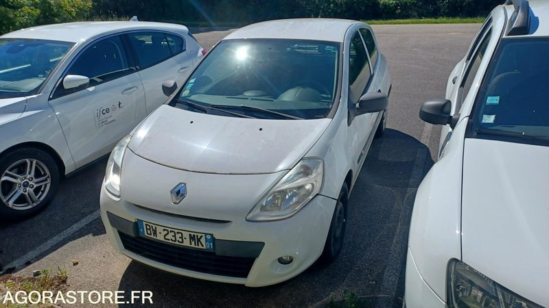 CLIO SOCIETE AIR DIESEL BW-233-MK - 2011 - 170 000KM / CHAZEY SUR AIN - מכונית: תמונה 2 CLIO SOCIETE AIR DIESEL BW-233-MK - 2011 - 170 000KM / CHAZEY SUR AIN - מכונית: תמונה 2