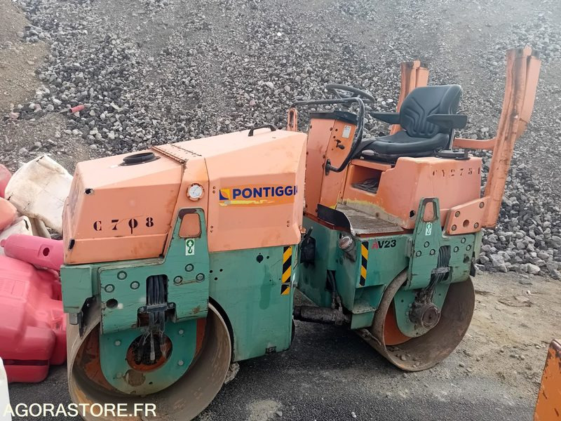 COMPACTEUR TANDEM AMMANN AV23-2 -- 2001 -- ENVIRON 800 HEURES - רולר: תמונה 1 COMPACTEUR TANDEM AMMANN AV23-2 -- 2001 -- ENVIRON 800 HEURES - רולר: תמונה 1
