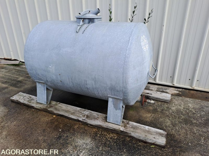 CUVE A EAU 2000L - מכונה חקלאית: תמונה 1 CUVE A EAU 2000L - מכונה חקלאית: תמונה 1