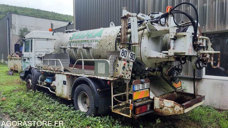 Camion Hydrocureur Renault - משאית ואקום: תמונה 3 Camion Hydrocureur Renault - משאית ואקום: תמונה 3