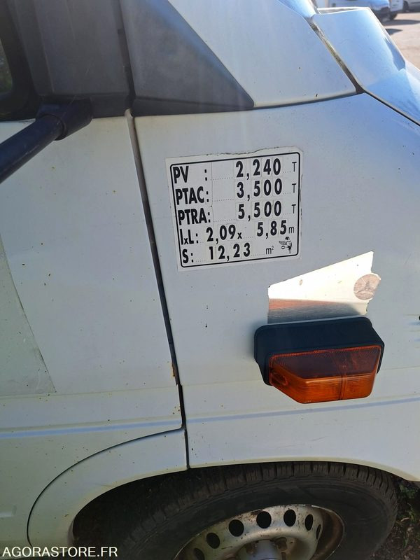Camion benne Mercedes - כלי רכב מסחרי במיטה שטוחה: תמונה 2 Camion benne Mercedes - כלי רכב מסחרי במיטה שטוחה: תמונה 2