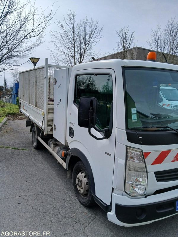 Camion benne RENAULT MAXITY - 310362 km - 2007 - כלי רכב מסחרי מזהיר: תמונה 1 Camion benne RENAULT MAXITY - 310362 km - 2007 - כלי רכב מסחרי מזהיר: תמונה 1