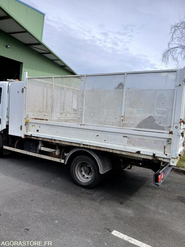 Camion benne RENAULT MAXITY - 310362 km - 2007 - כלי רכב מסחרי מזהיר: תמונה 3 Camion benne RENAULT MAXITY - 310362 km - 2007 - כלי רכב מסחרי מזהיר: תמונה 3