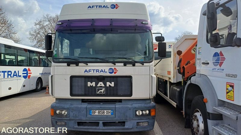 Camion-grue Benne MAN 1996/3718 - מזהיר, משאית מנוף: תמונה 1 Camion-grue Benne MAN 1996/3718 - מזהיר, משאית מנוף: תמונה 1