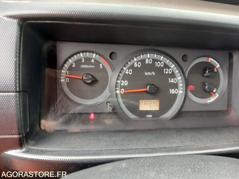 Camion plateau Nissan - 2008 - 230.040 km - כלי רכב מסחרי מזהיר: תמונה 5 Camion plateau Nissan - 2008 - 230.040 km - כלי רכב מסחרי מזהיר: תמונה 5